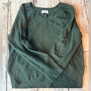 Old Navy, dark green V-neck sweater women’s size small!